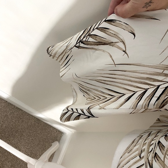 White House Black Market Dress Shirt Size M - Picture 3 of 4